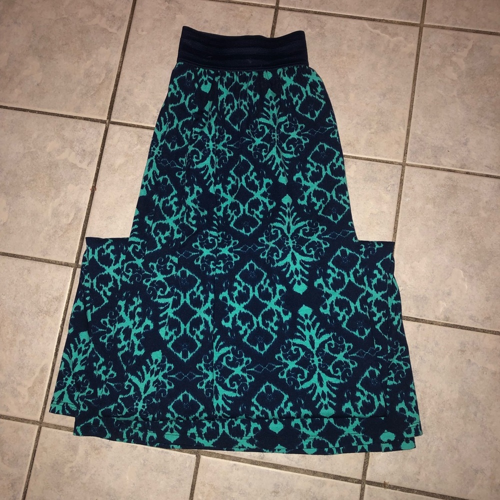 Joe B size Large Turquoise/ Navy maxi skirt